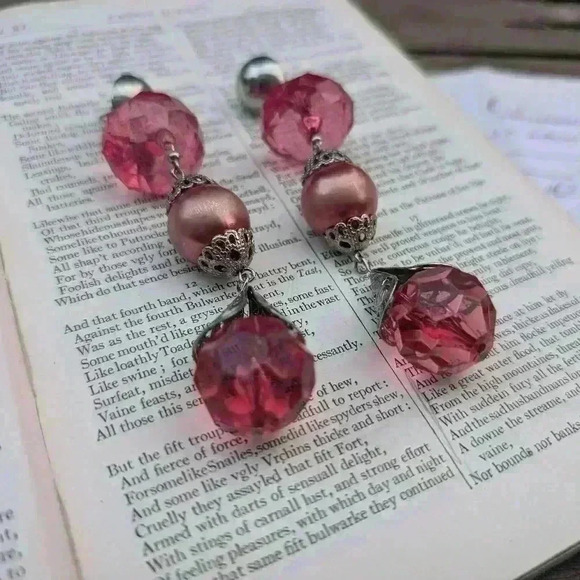 Vintage large statement earrings red glass beads - Picture 2 of 7